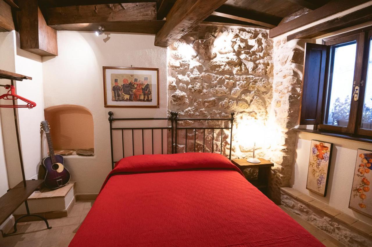 Nena Al Borgo Castello Bed and Breakfast Pico Eksteriør billede