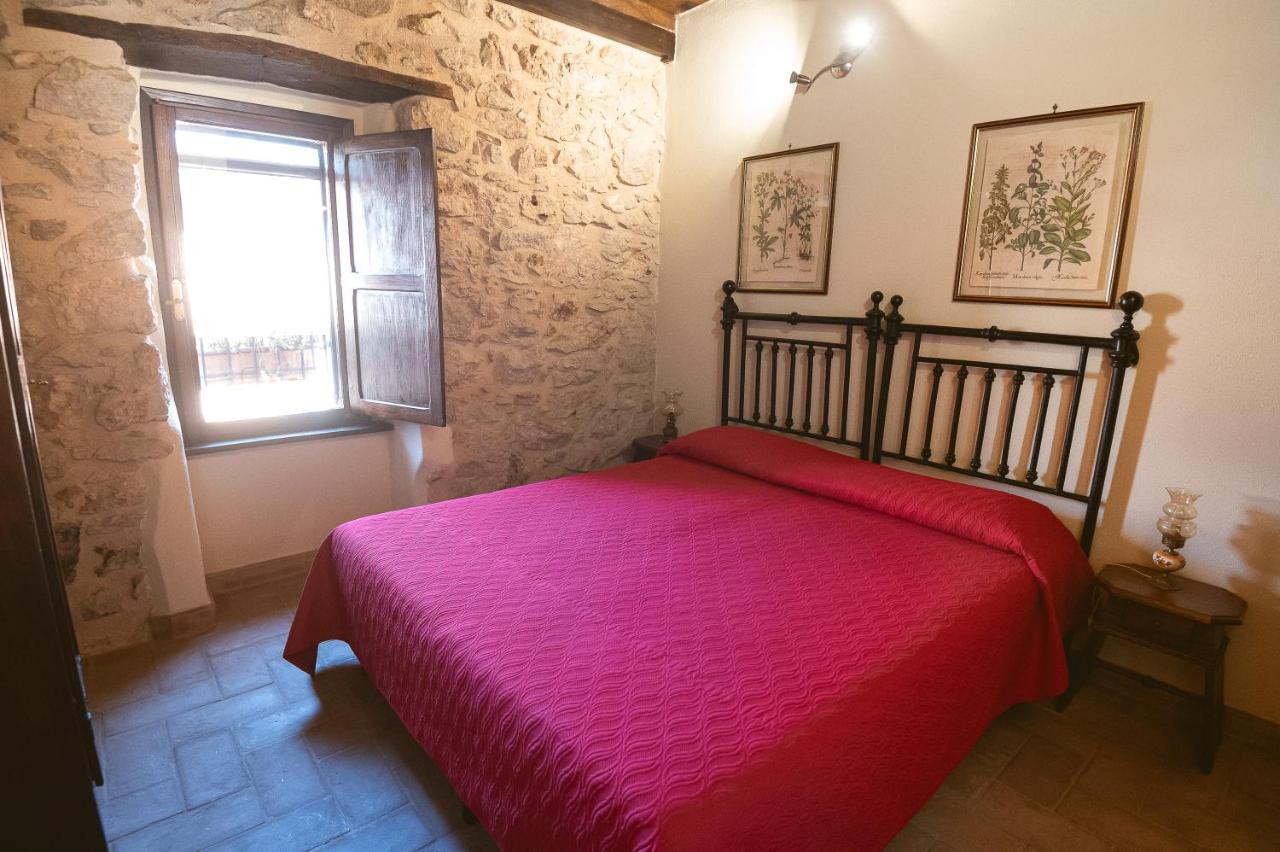 Nena Al Borgo Castello Bed and Breakfast Pico Eksteriør billede