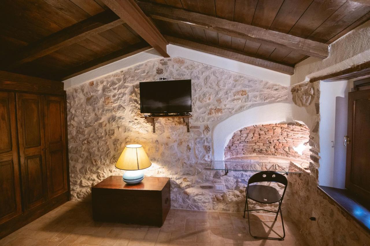 Nena Al Borgo Castello Bed and Breakfast Pico Eksteriør billede