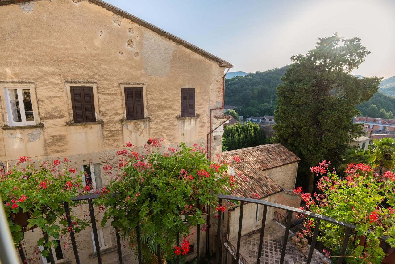 Nena Al Borgo Castello Bed and Breakfast Pico Eksteriør billede